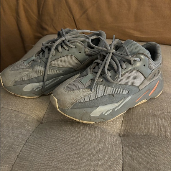 Yeezy - Picture 3 of 3